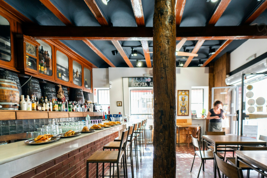 Bodega La Aldeana 1927 y el bar en traspaso en valencia que Revivió el Cabanyal