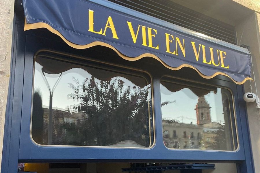 De Picofino a La Vie en Blue: Un Caso de Éxito en Restaurantes en Venta en la Plaza de la Reina
